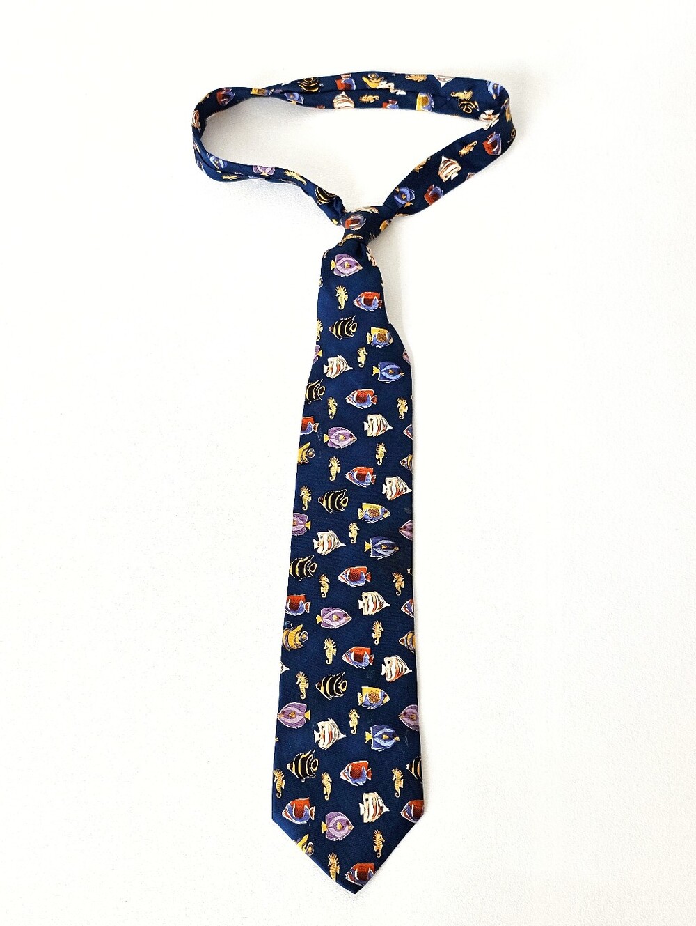 Vintage Alynn Tropical Fish Silk Necktie Navy Blue Aquarium Novelty Tie